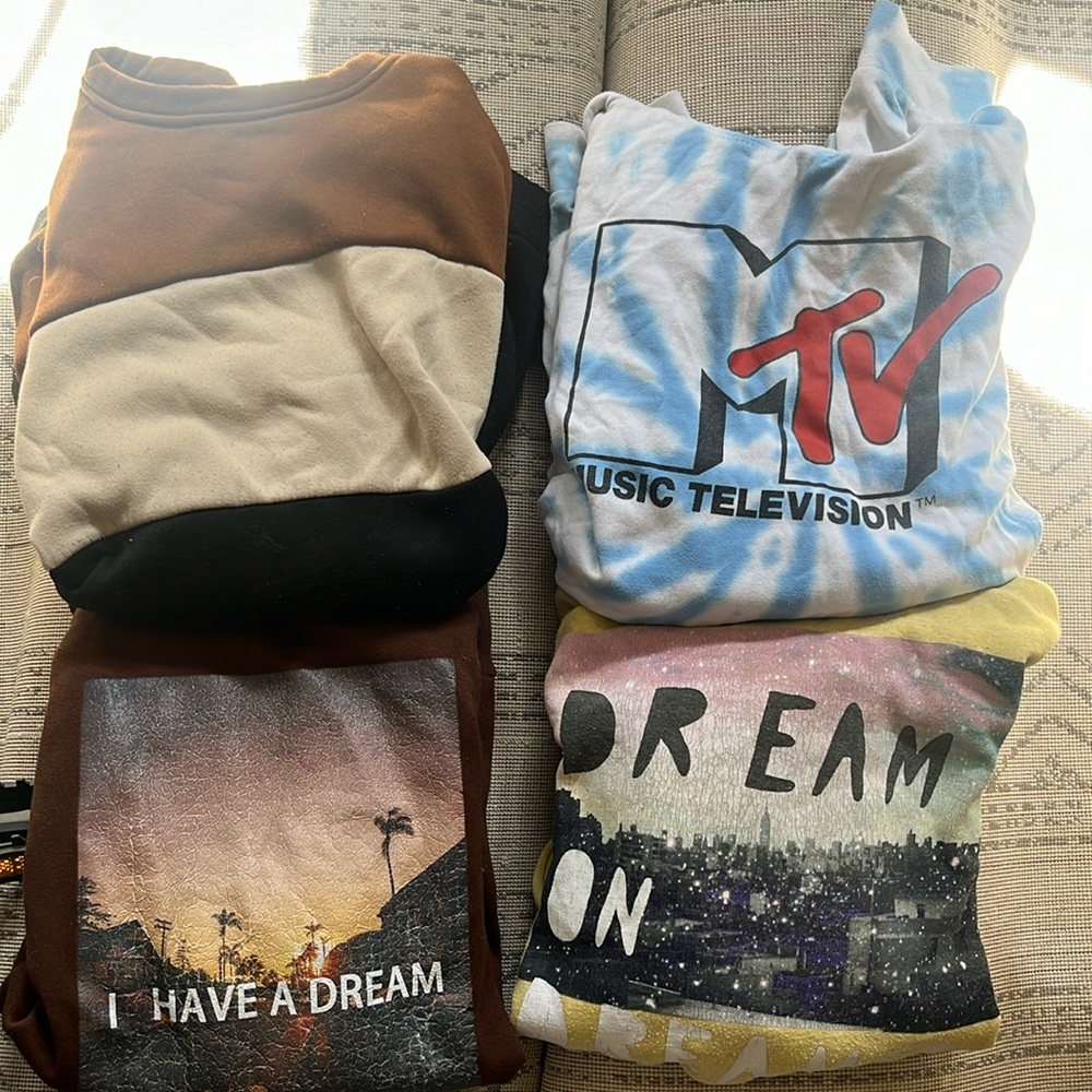 Bundle of 4 medium hoodies/ crew necks